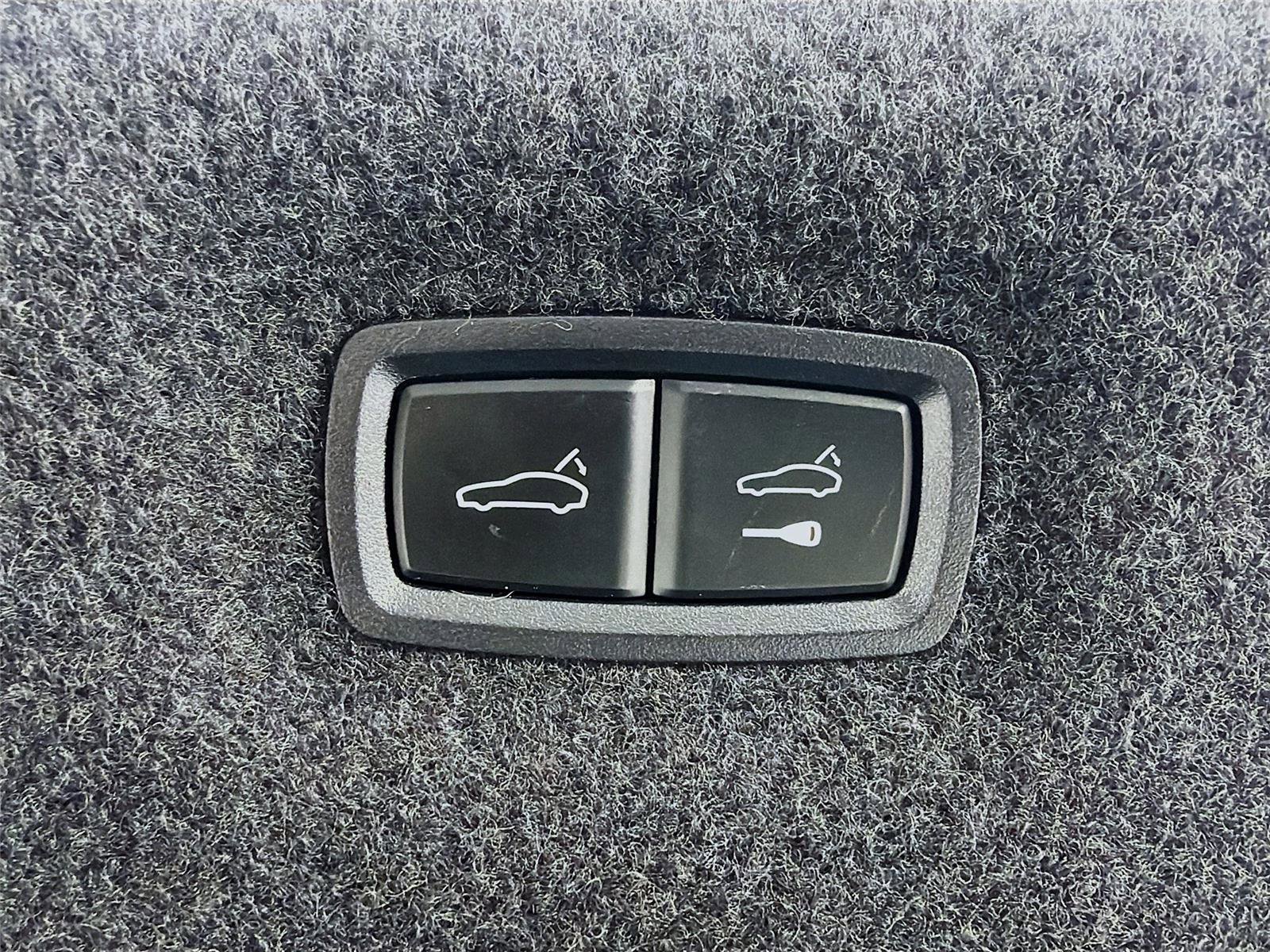 Certified 2023 Porsche Taycan image 20