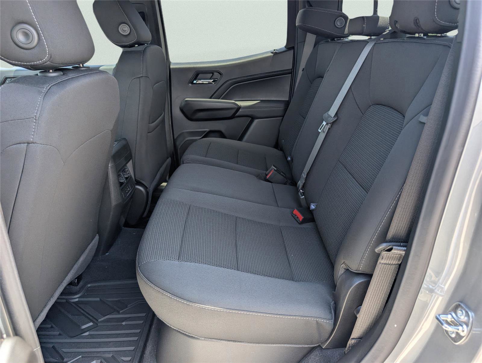 New 2025 GMC Canyon Elevation w/ Convenience Package image 33