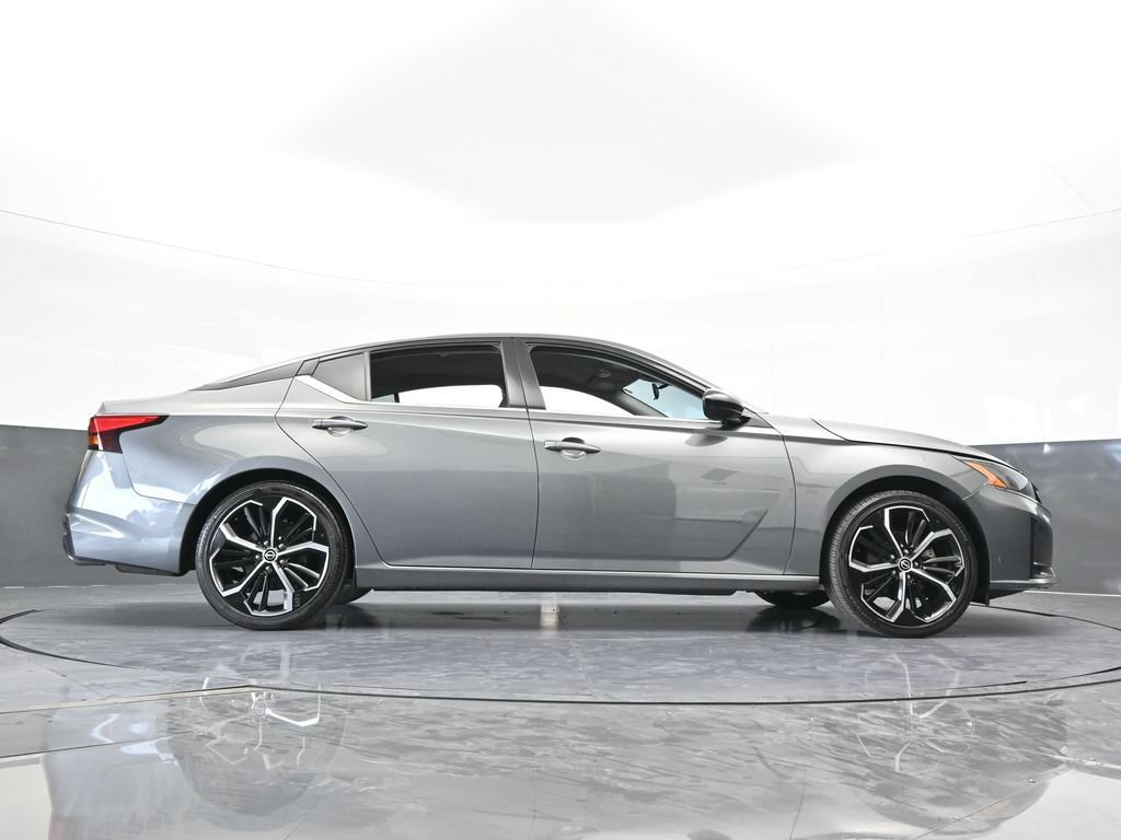 Used 2024 Nissan Altima 2.5 SR FWD image 57