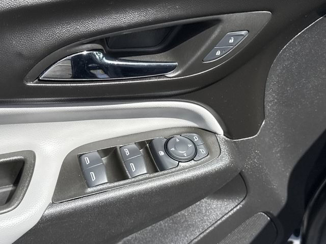 Used 2024 Chevrolet Equinox LS w/ LS Convenience Package FWD image 30