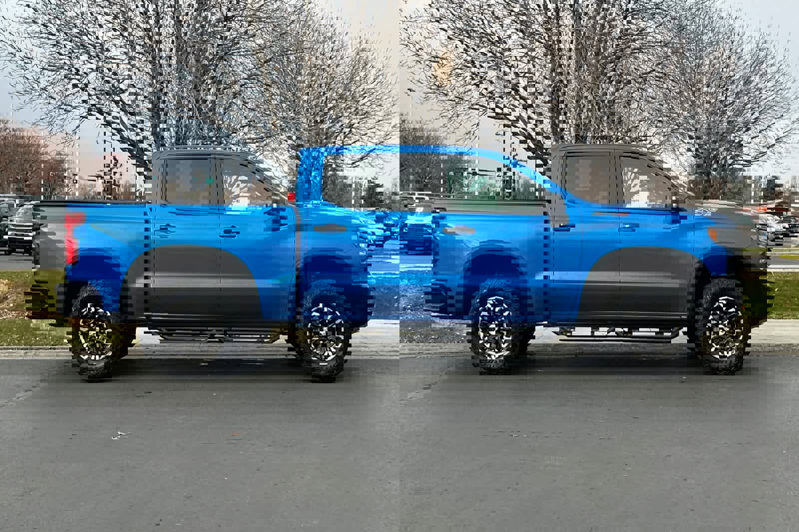 Used 2023 Chevrolet Silverado 1500 ZR2 w/ Technology Package image 8