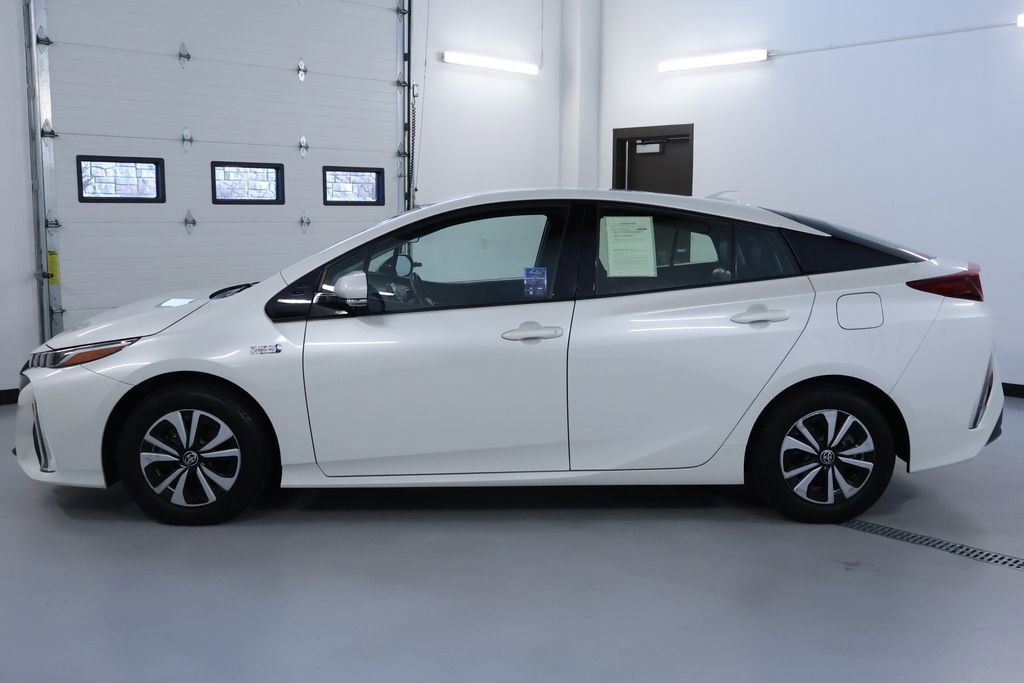 Used 2018 Toyota Prius Prime Premium image 4