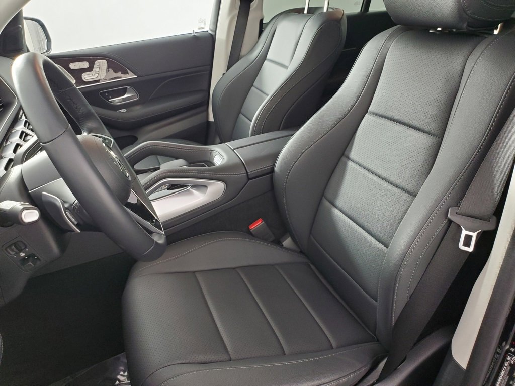 Used 2025 Mercedes-Benz GLE 450e 4MATIC image 11