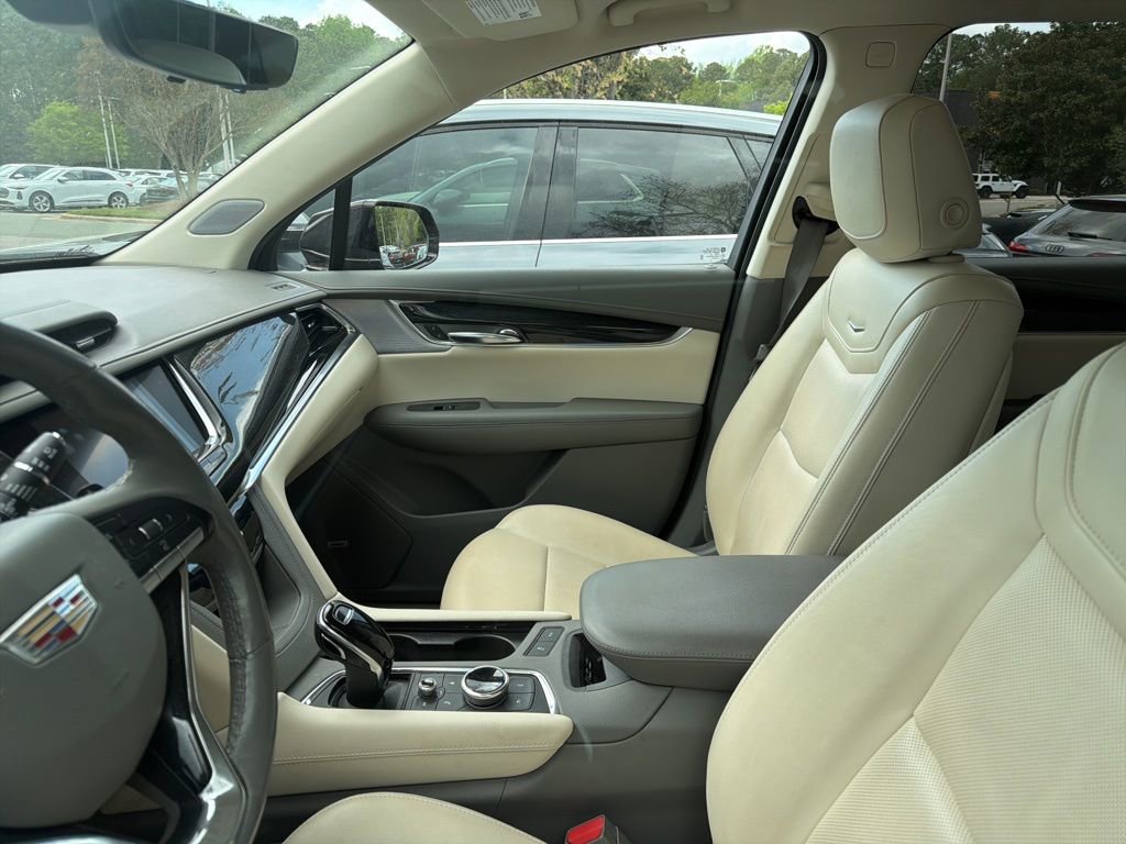 Used 2020 Cadillac XT6 Premium Luxury image 13