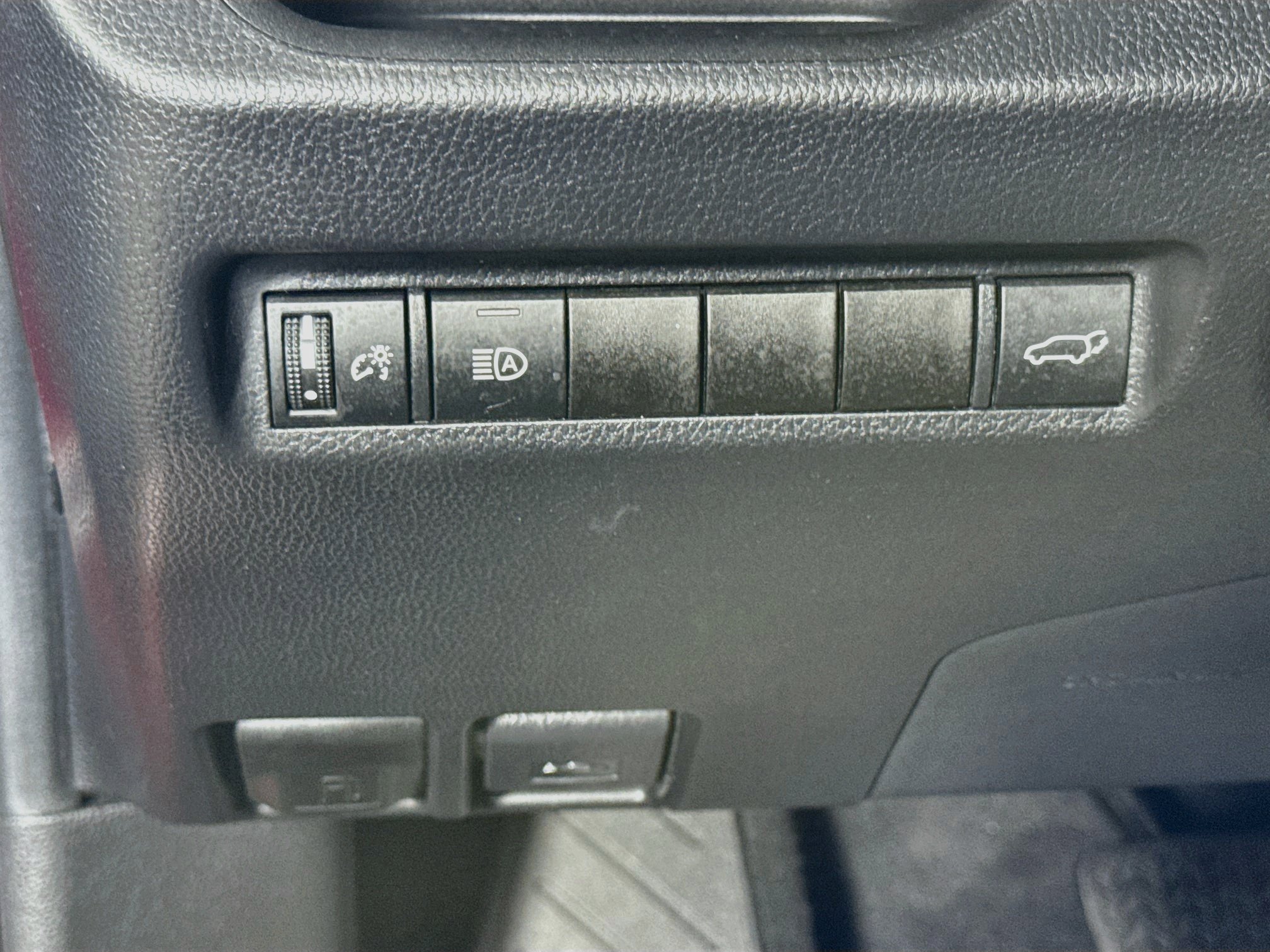 Certified 2022 Toyota RAV4 XLE Premium FWD image 10
