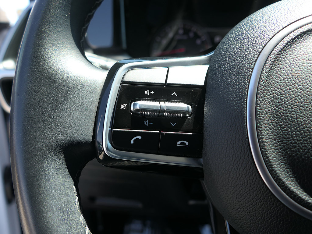 Used 2023 Kia Sorento S w/ Panoramic Sunroof Package FWD image 15