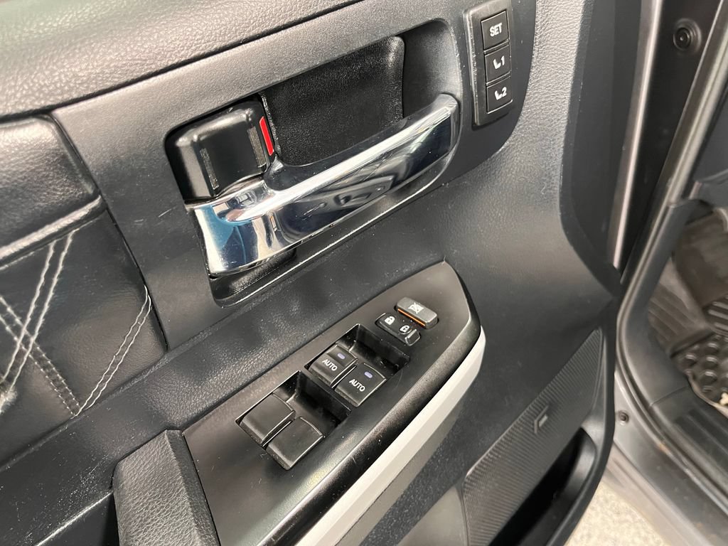 Used 2018 Toyota Tundra Platinum AWD/4WD image 18