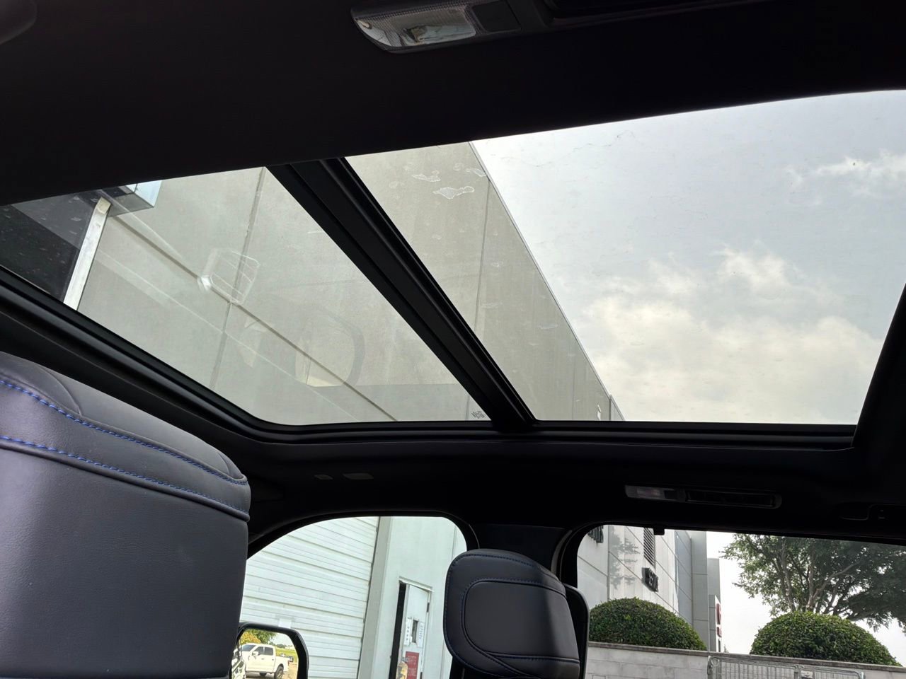 Used 2025 Toyota Sequoia Platinum AWD/4WD image 25