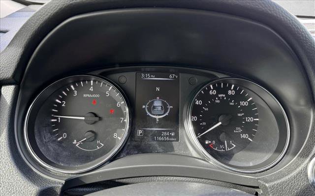 Used 2017 Nissan Rogue SV w/ SV Premium Package image 12