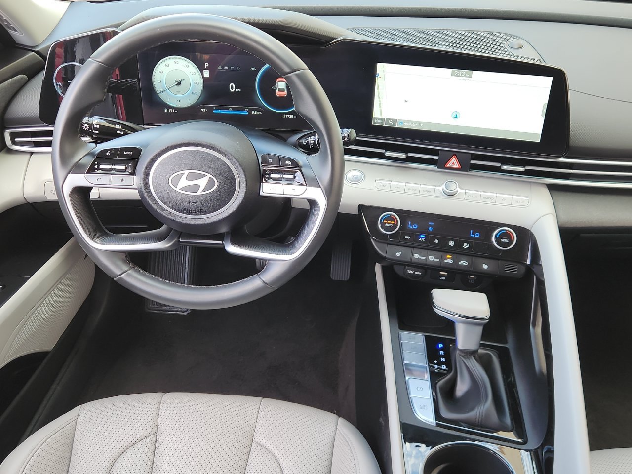 Used 2025 Hyundai Elantra Limited FWD image 27