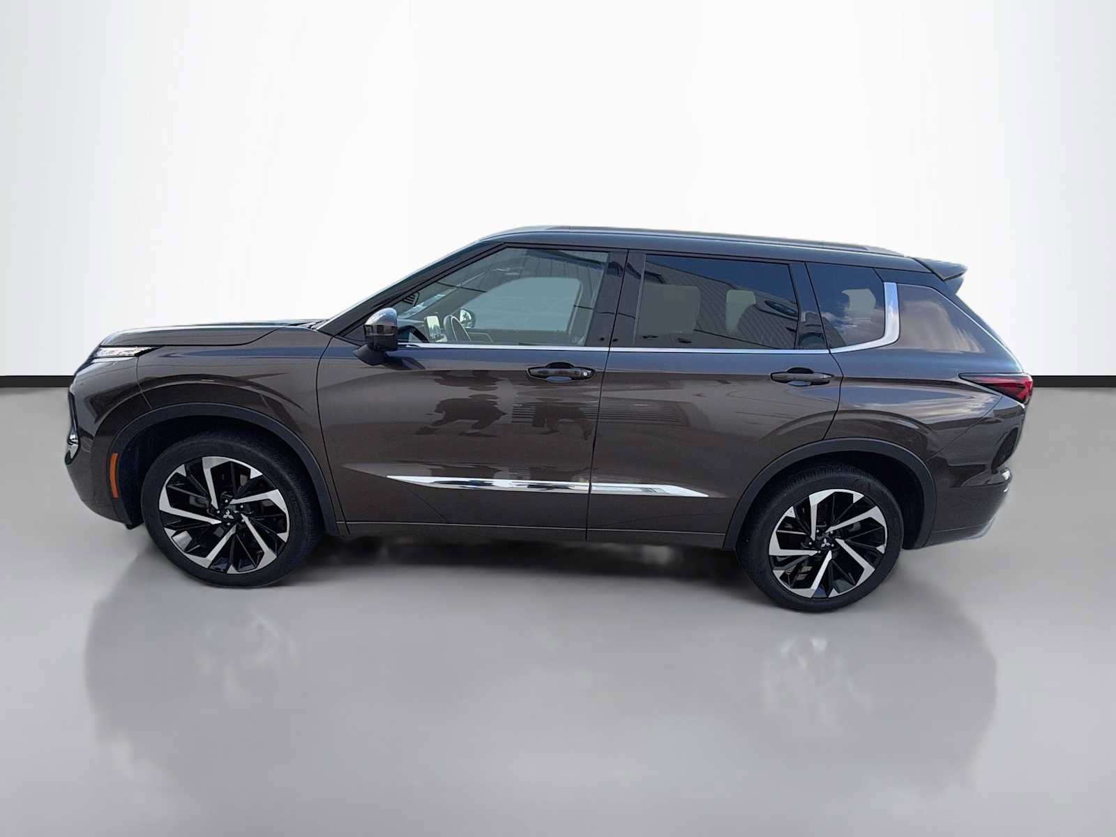 Used 2022 Mitsubishi Outlander SEL AWD/4WD image 5