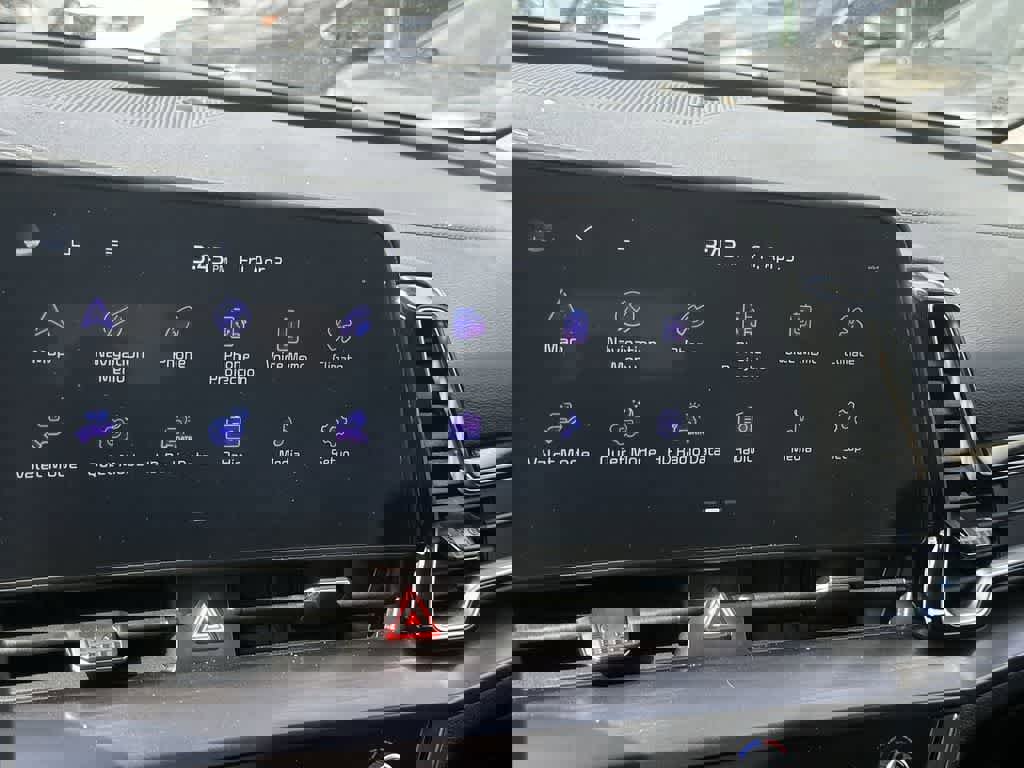 Certified 2024 Kia Sportage EX image 18