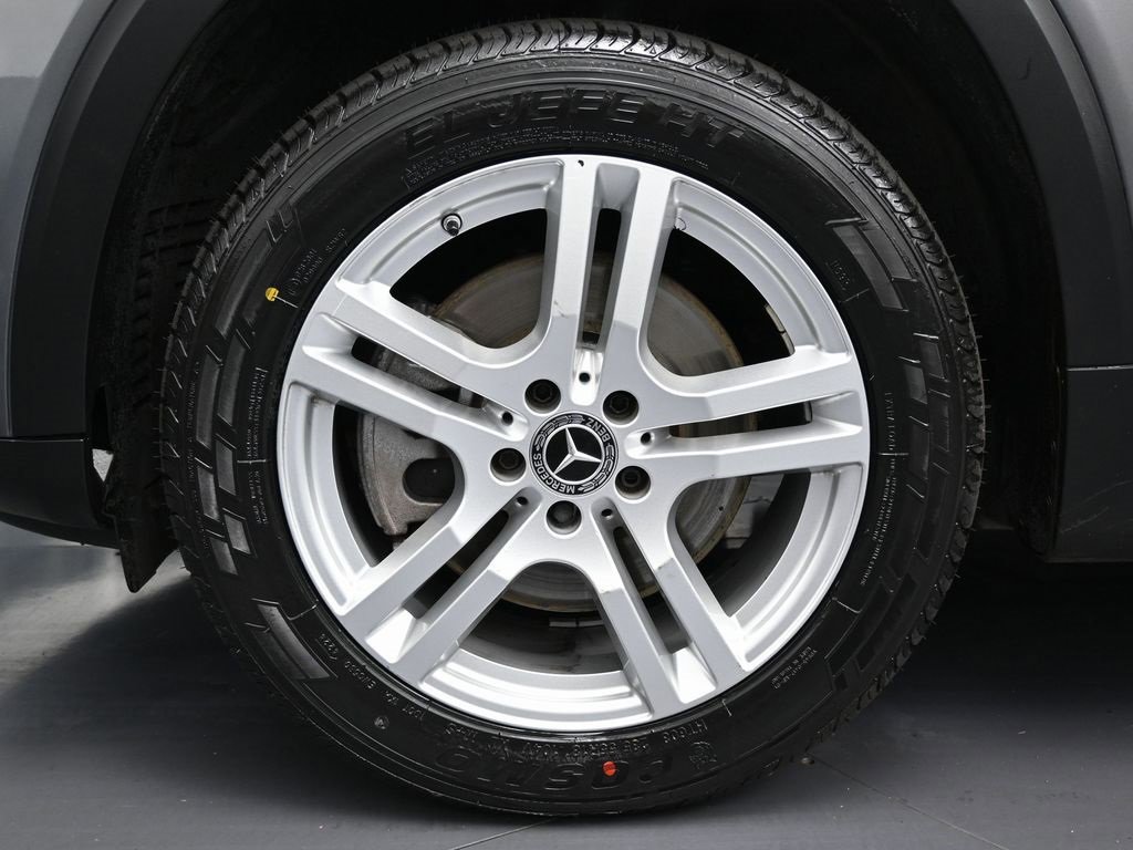 Used 2022 Mercedes-Benz GLB 250 w/ Premium Package Lite image 10