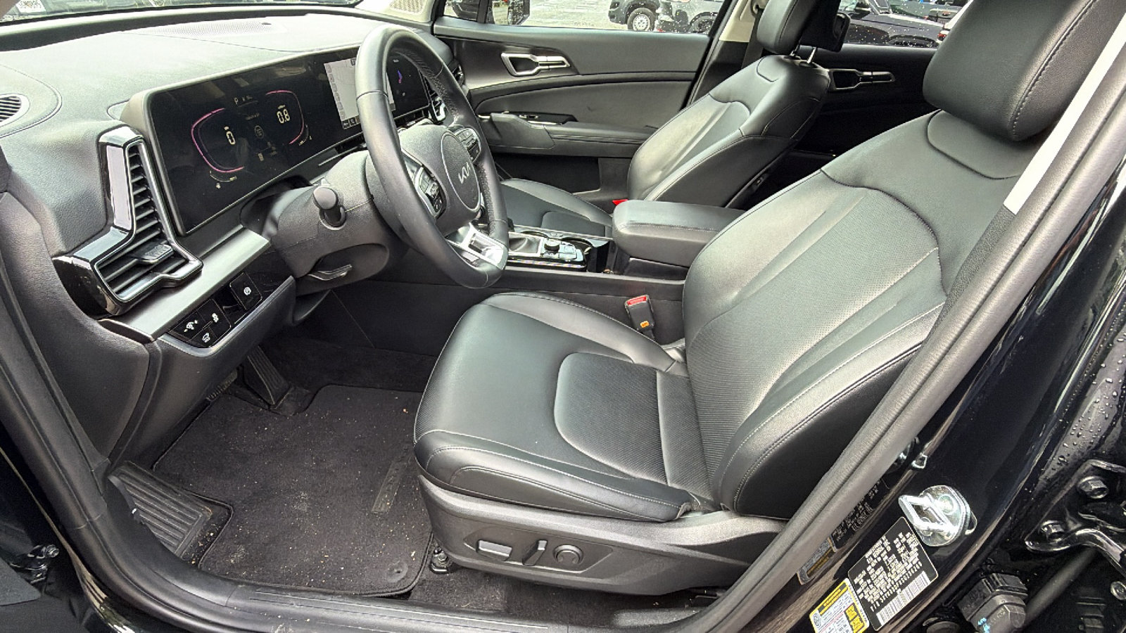 Used 2025 Kia Sportage EX w/ Premium Package FWD image 16