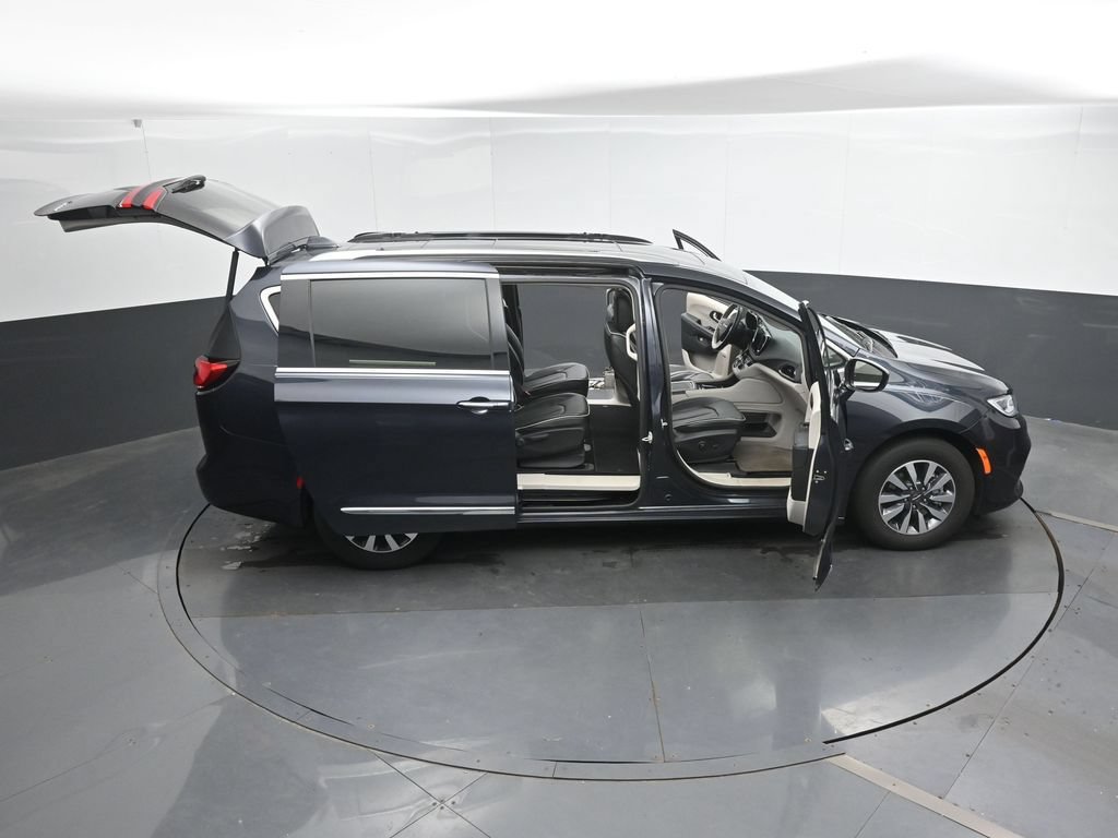 Used 2021 Chrysler Pacifica Limited w/ Premium & Safety Sphere Group FWD image 52