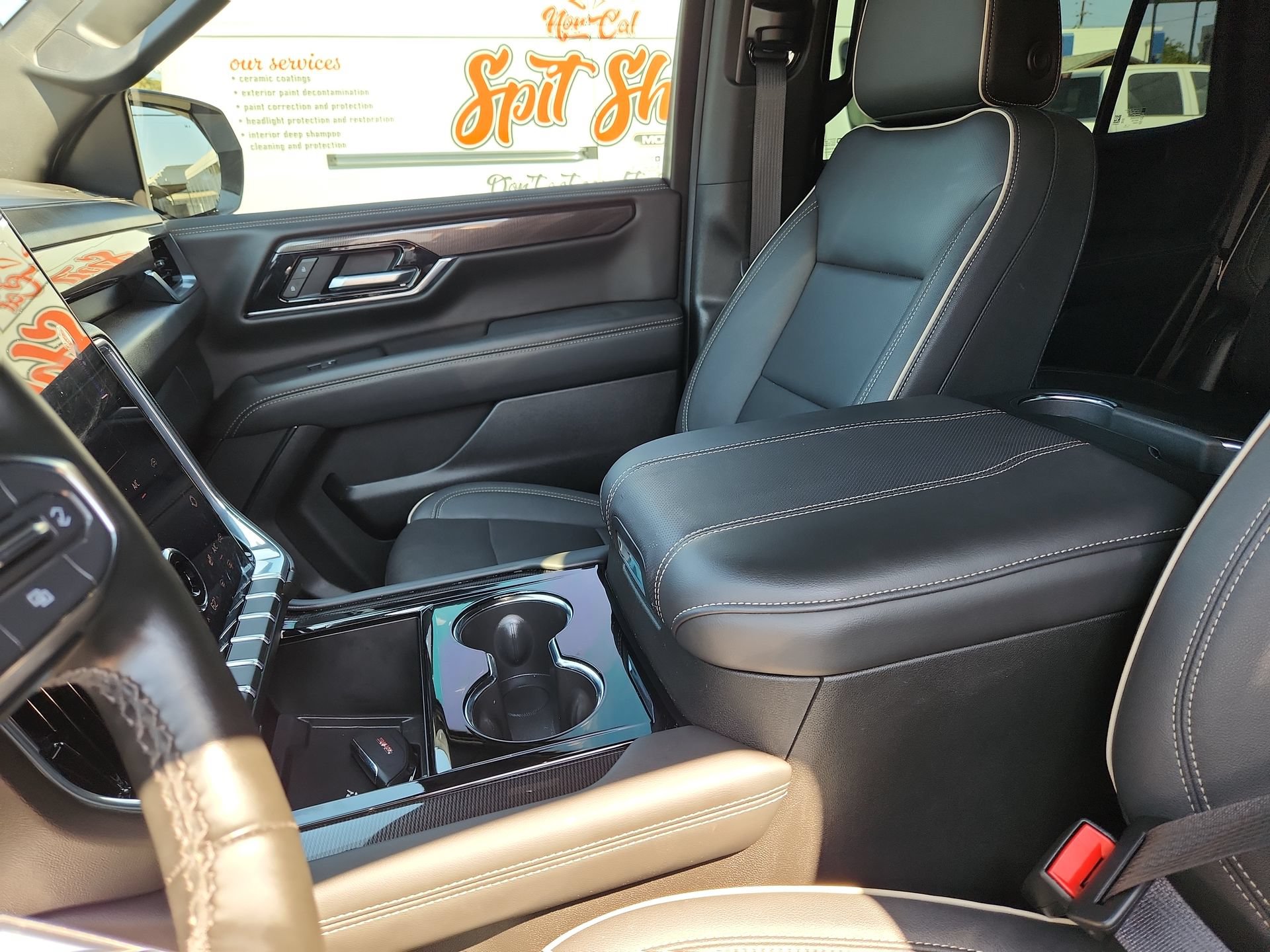 Used 2025 GMC Yukon Elevation AWD/4WD image 22