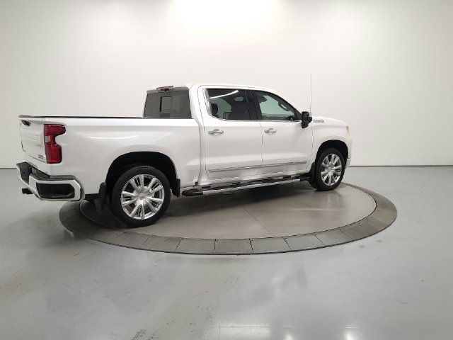 Used 2024 Chevrolet Silverado 1500 High Country w/ High Country Premium Package AWD/4WD image 8