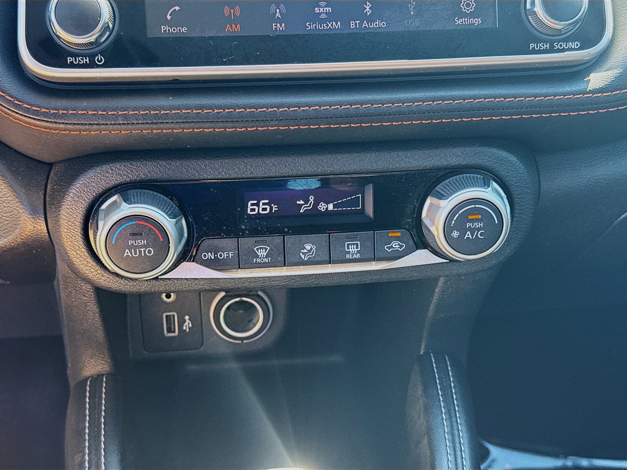 Used 2019 Nissan Kicks SR w/ Exterior Package image 14