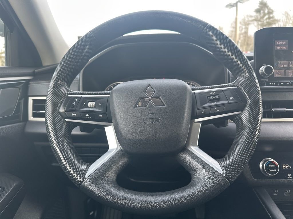 Used 2022 Mitsubishi Outlander ES image 18