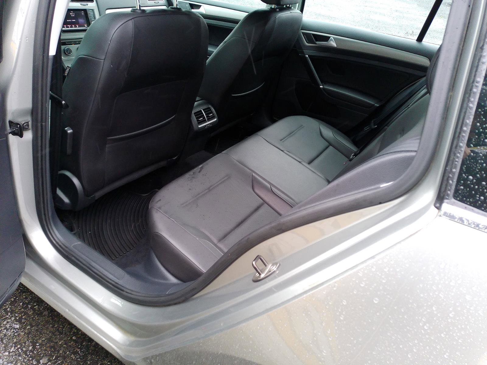 Used 2015 Volkswagen Golf TDI S FWD image 32