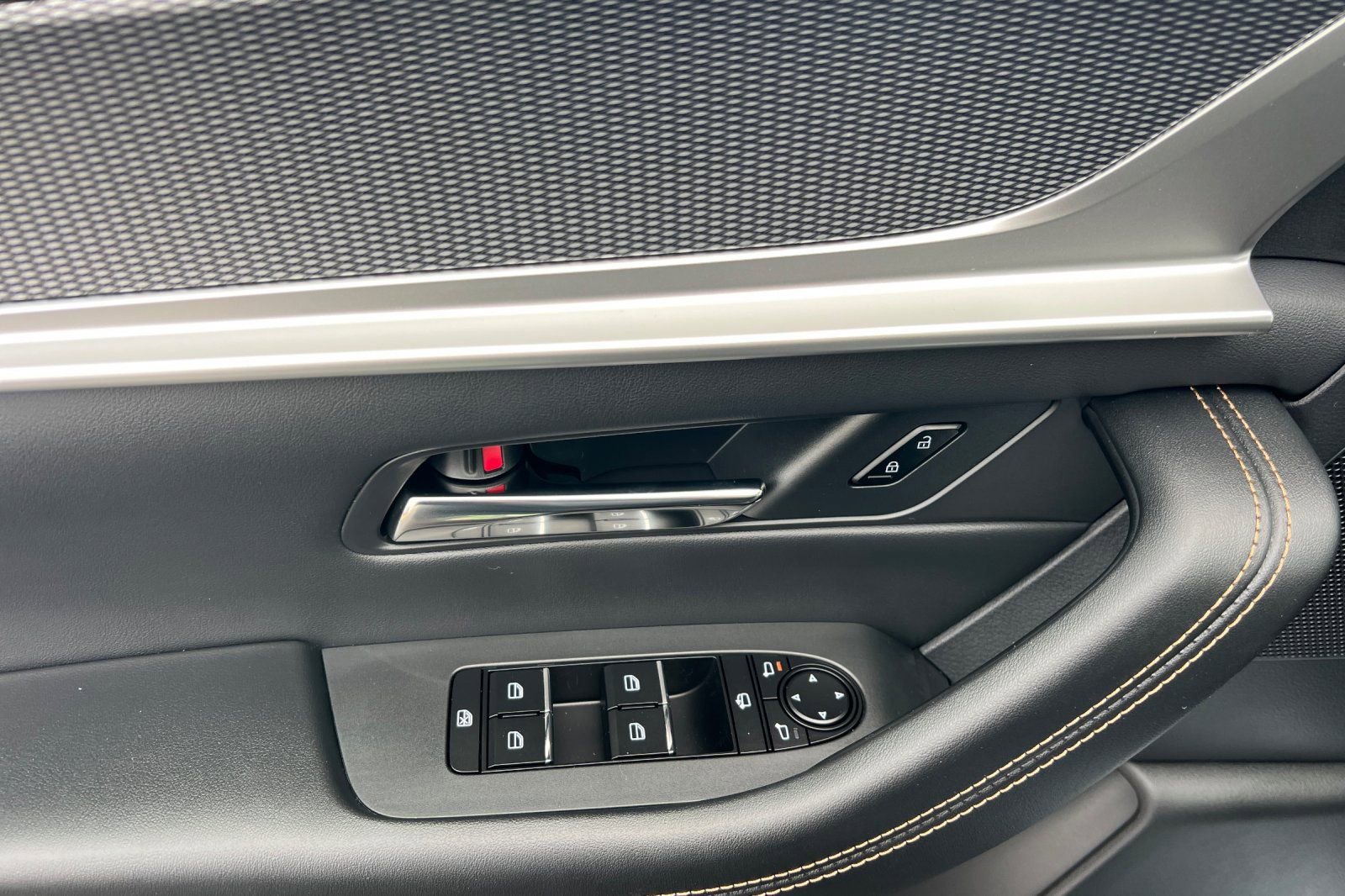 New 2026 MAZDA CX-90 Plug-In Hybrid w/Premium Sport image 8