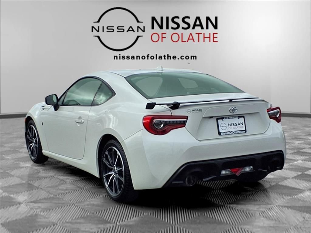 Used 2018 Toyota 86 image 3