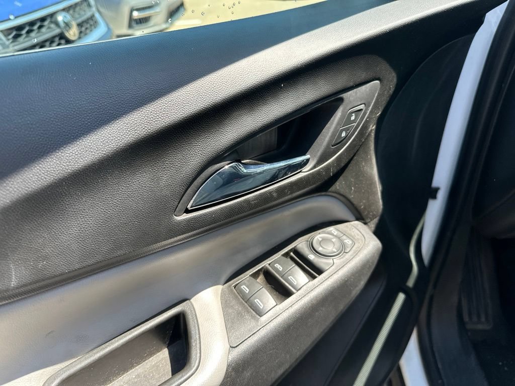 Used 2021 Chevrolet Equinox LS w/ LS Convenience Package FWD image 21