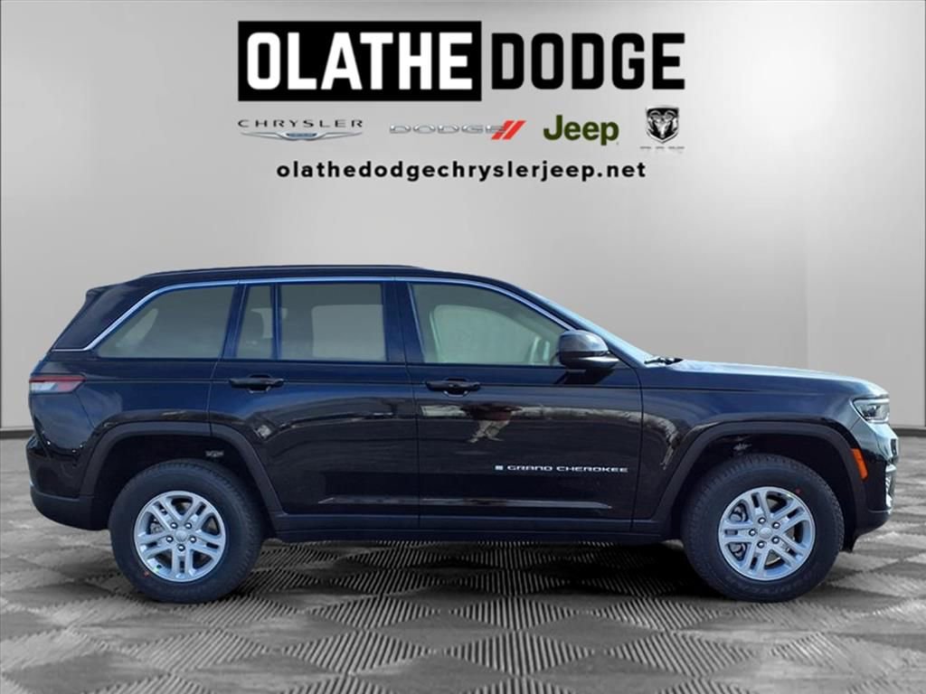 New 2025 Jeep Grand Cherokee Laredo AWD/4WD image 25
