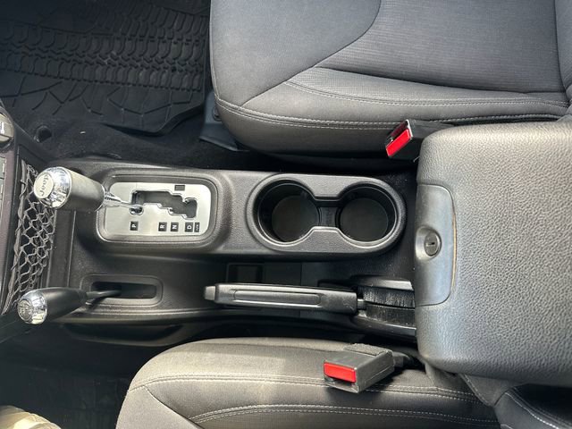 Used 2015 Jeep Wrangler Unlimited Sahara w/ Dual Top Group image 19