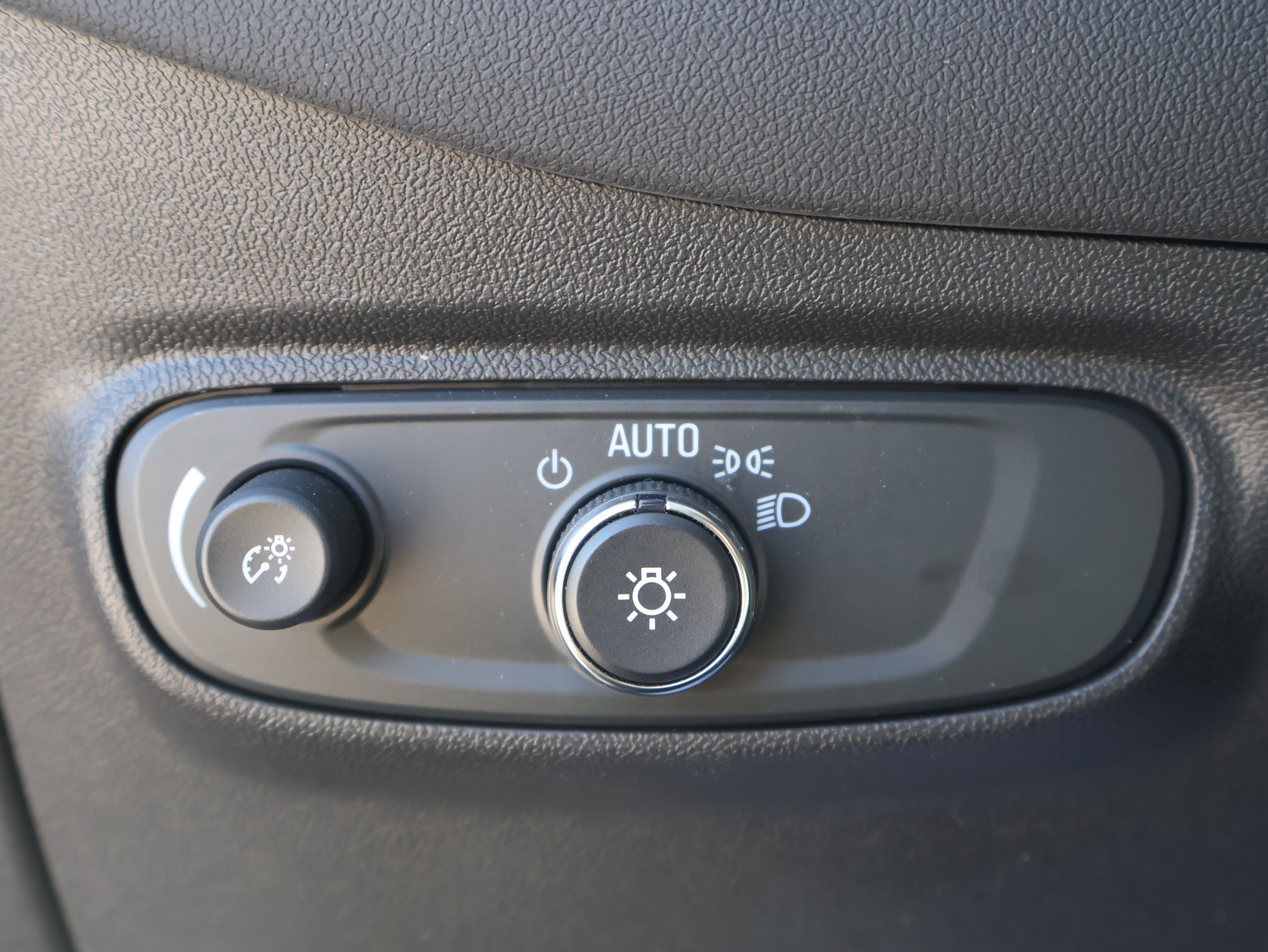 Used 2024 Chevrolet Equinox LS w/ LS Convenience Package FWD image 34