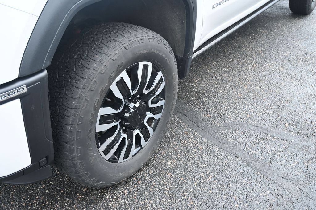 Used 2024 GMC Sierra 3500 Denali Ultimate AWD/4WD image 15