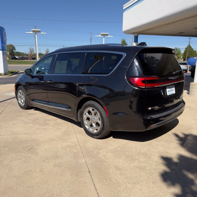 Used 2021 Chrysler Pacifica Limited FWD image 3