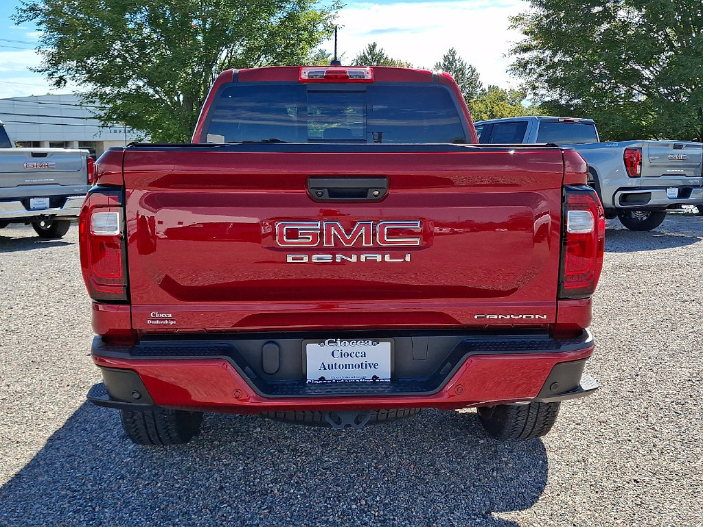 Used 2023 GMC Canyon Denali AWD/4WD image 8