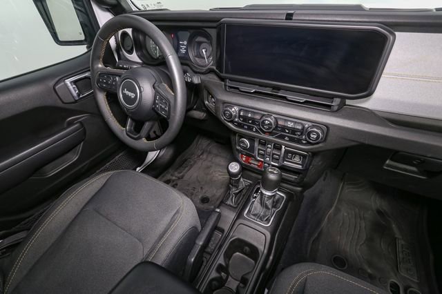 Used 2024 Jeep Wrangler Unlimited AWD/4WD image 19