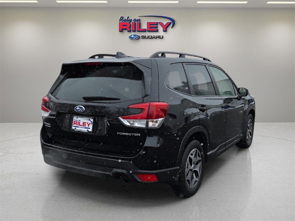 Certified 2023 Subaru Forester Premium image 5