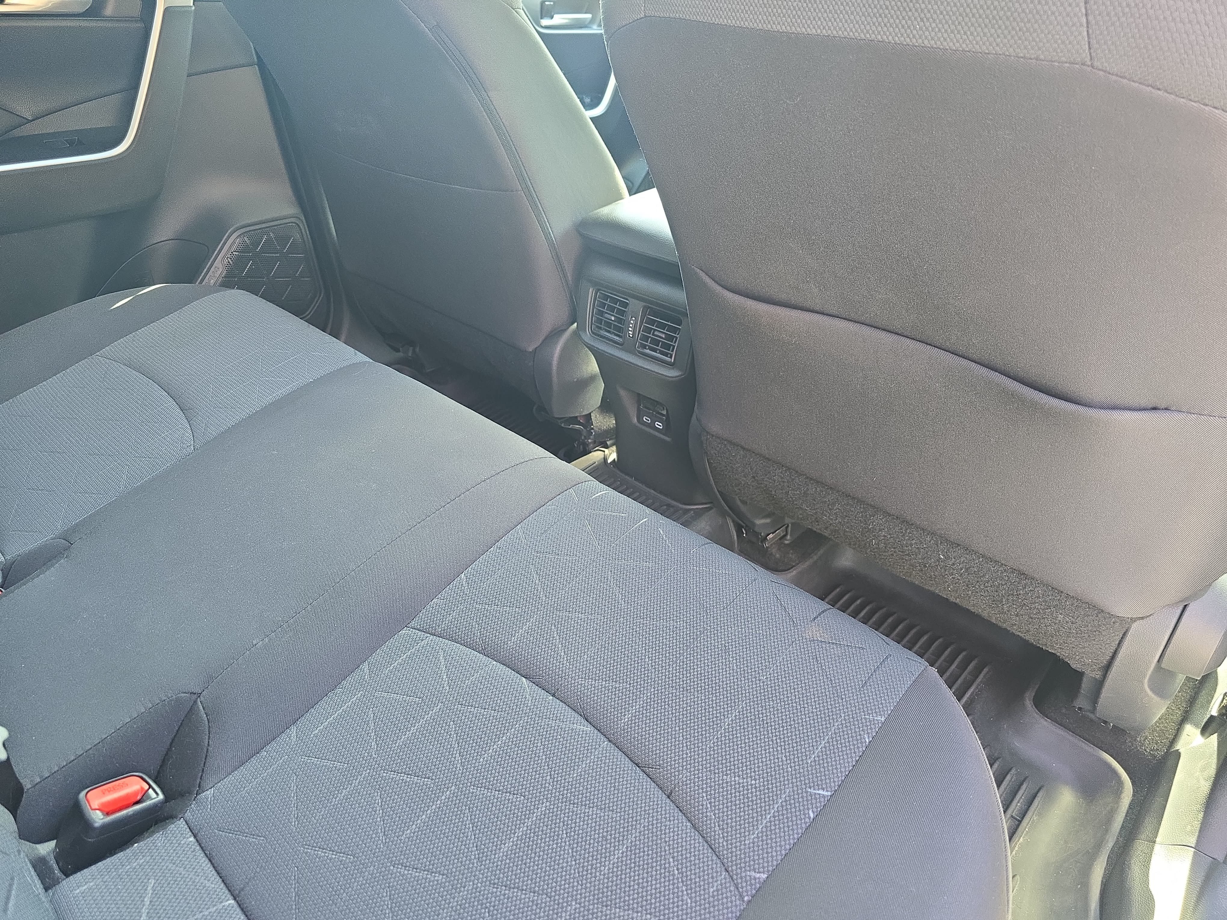Used 2025 Toyota RAV4 XLE AWD/4WD image 11
