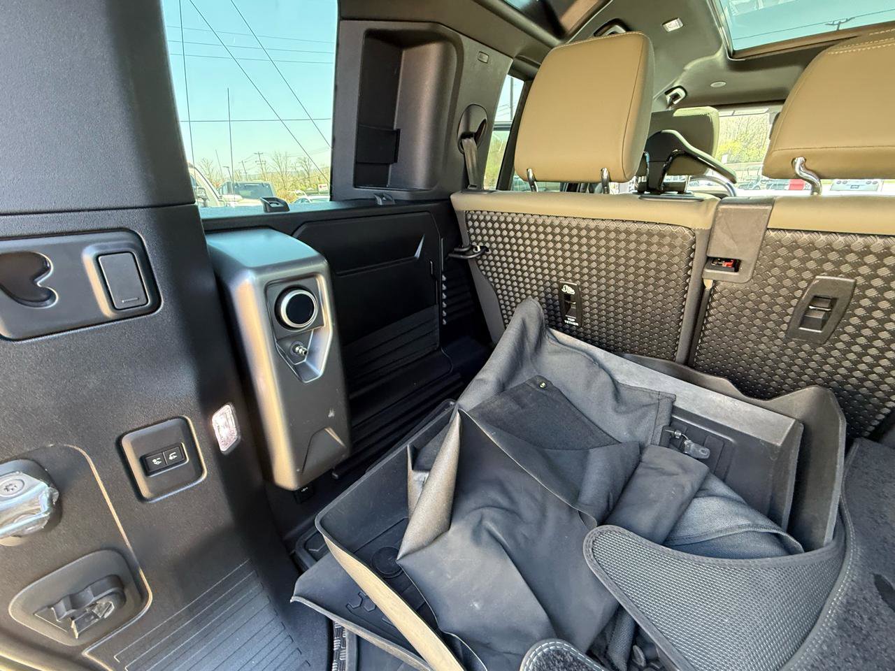 Used 2023 Land Rover Defender 110 X image 34