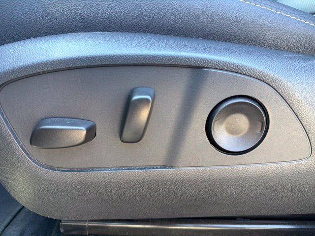Used 2026 Chevrolet Traverse LT FWD image 17