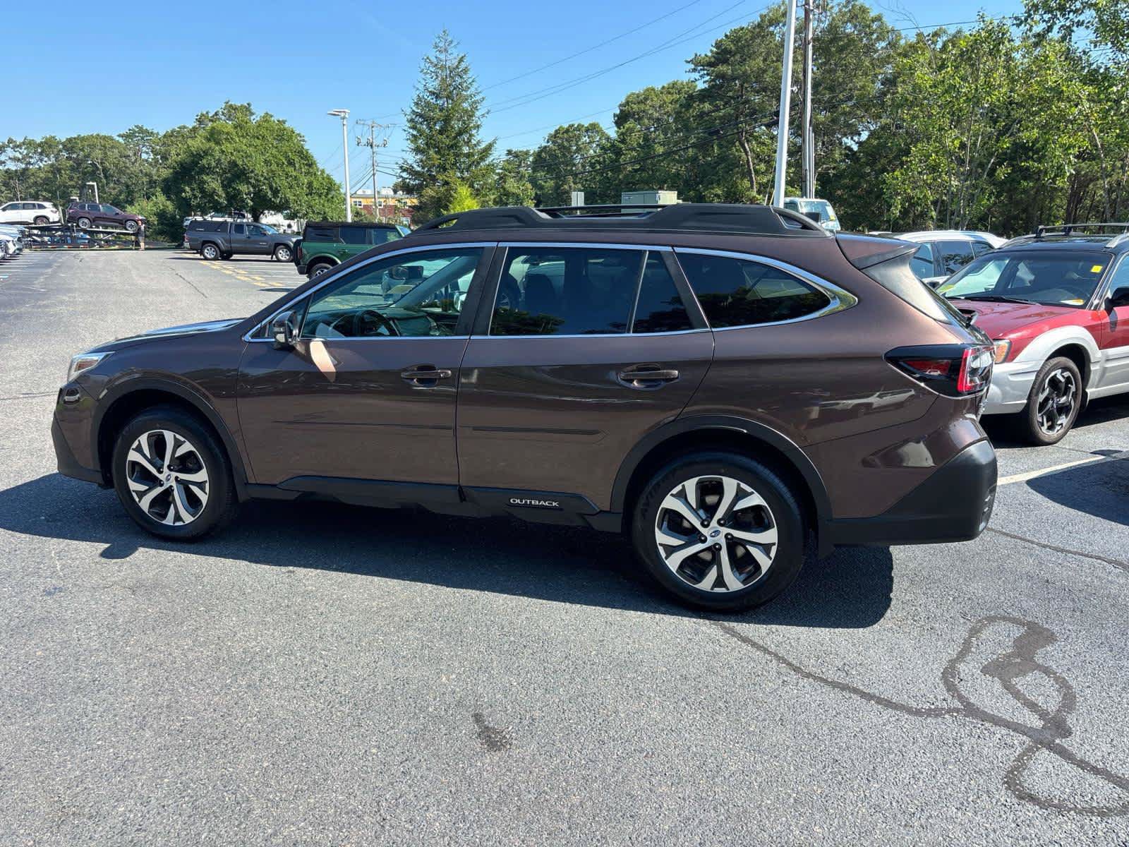 Used 2022 Subaru Outback Limited AWD/4WD image 5