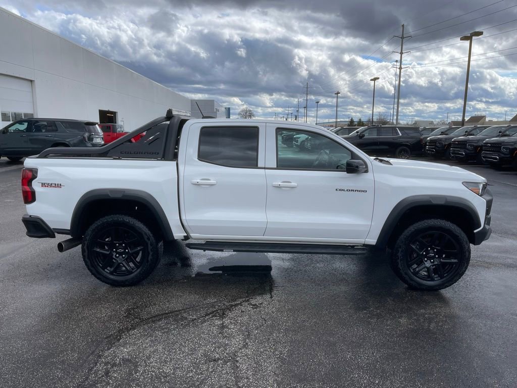 Used 2025 Chevrolet Colorado Trail Boss w/ Midnight Edition image 8