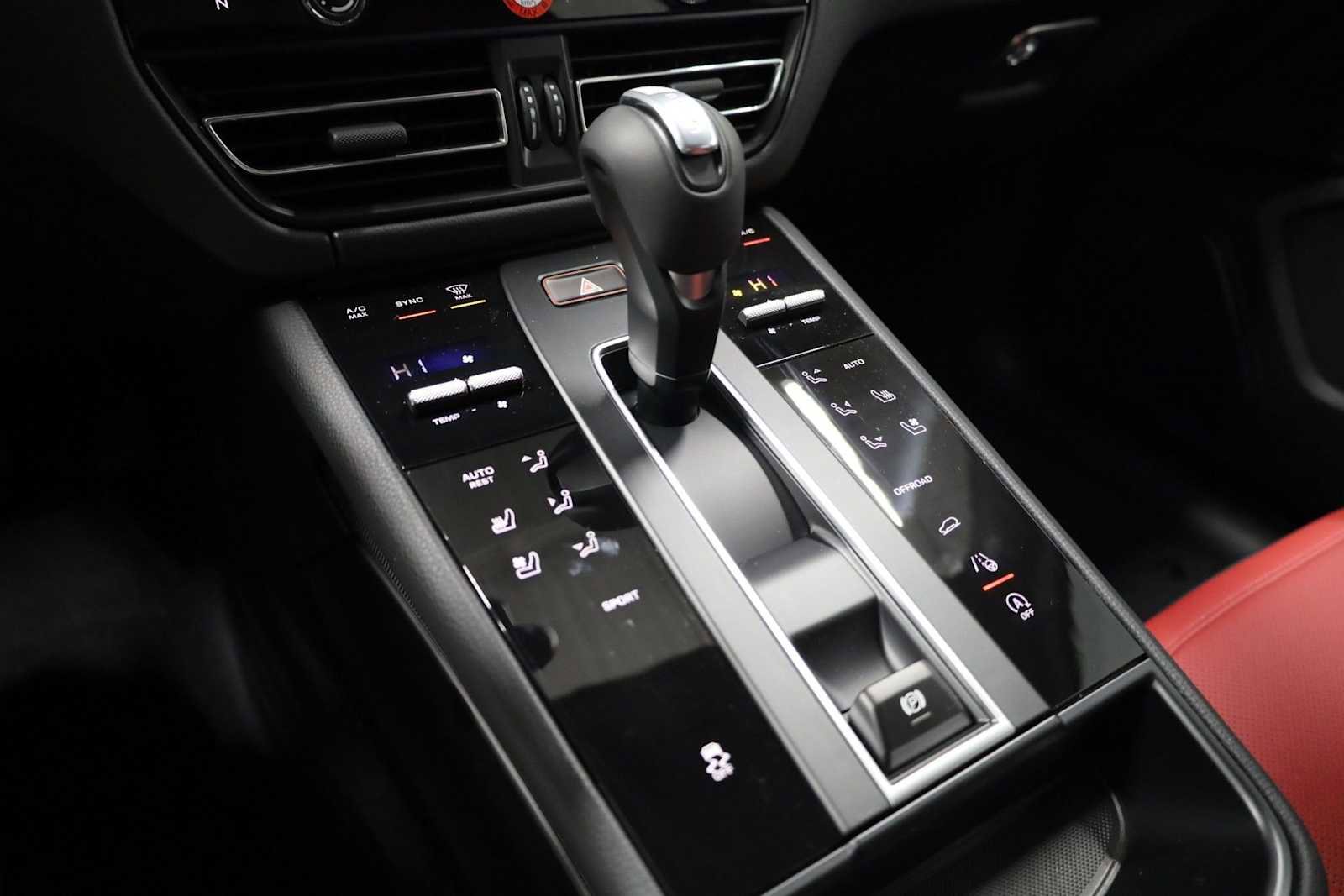 New 2026 Porsche Macan image 29