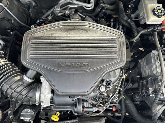 Certified 2018 GMC Acadia Denali w/ Technology Package image 32