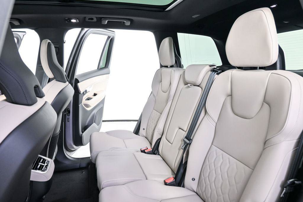 New 2026 Volvo XC90 B6 Plus w/ Protection Package Premier AWD/4WD image 21