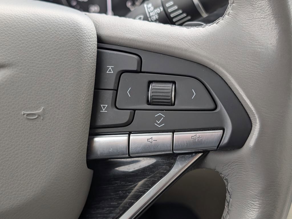 Used 2022 Cadillac XT6 Premium Luxury w/ Technology Package image 17