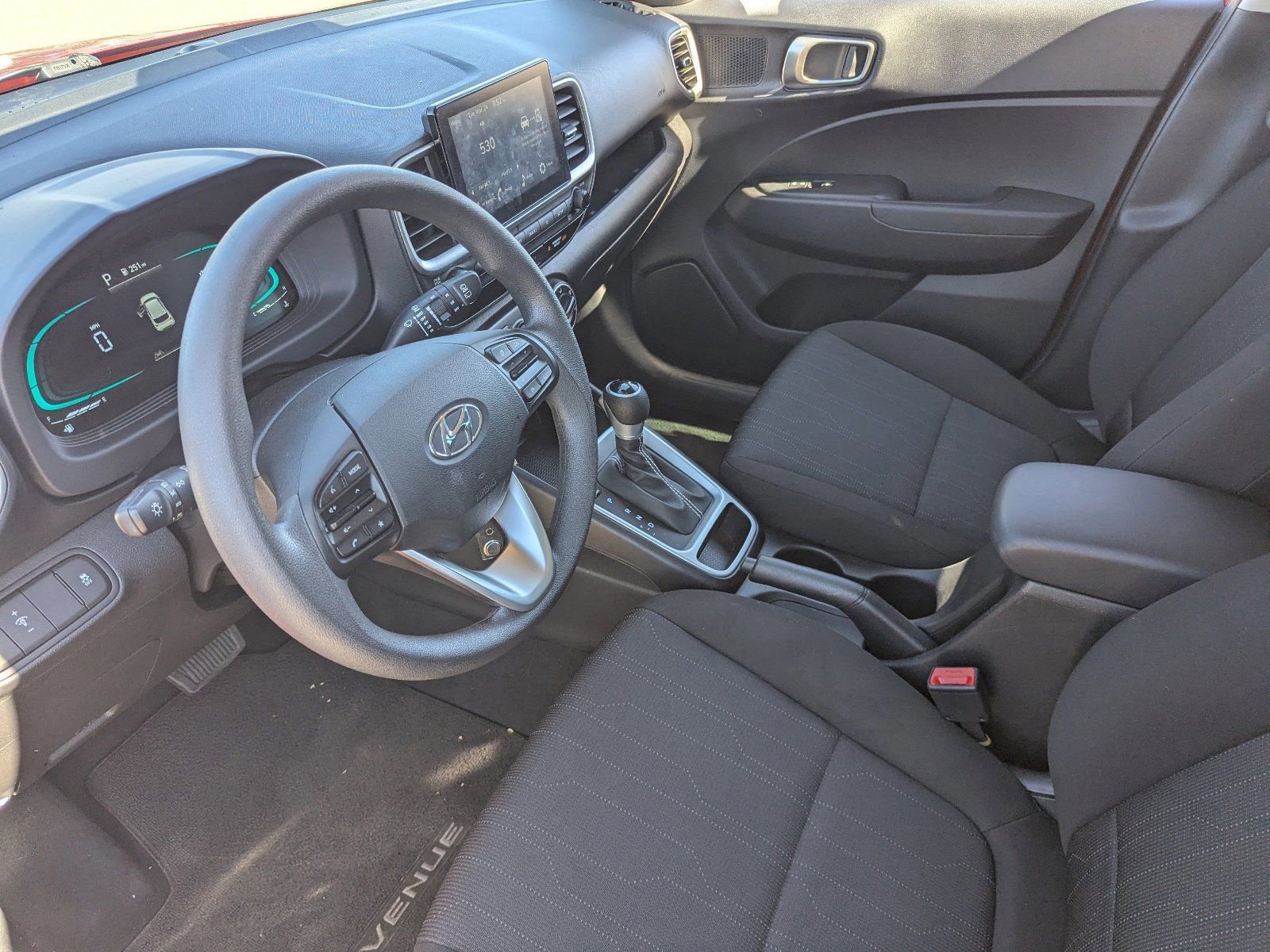 Used 2025 Hyundai Venue SE image 22