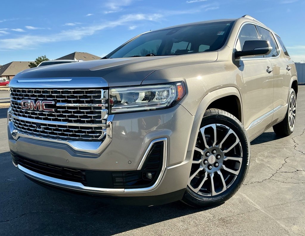 Used 2022 GMC Acadia Denali w/ Denali Ultimate Package image 3