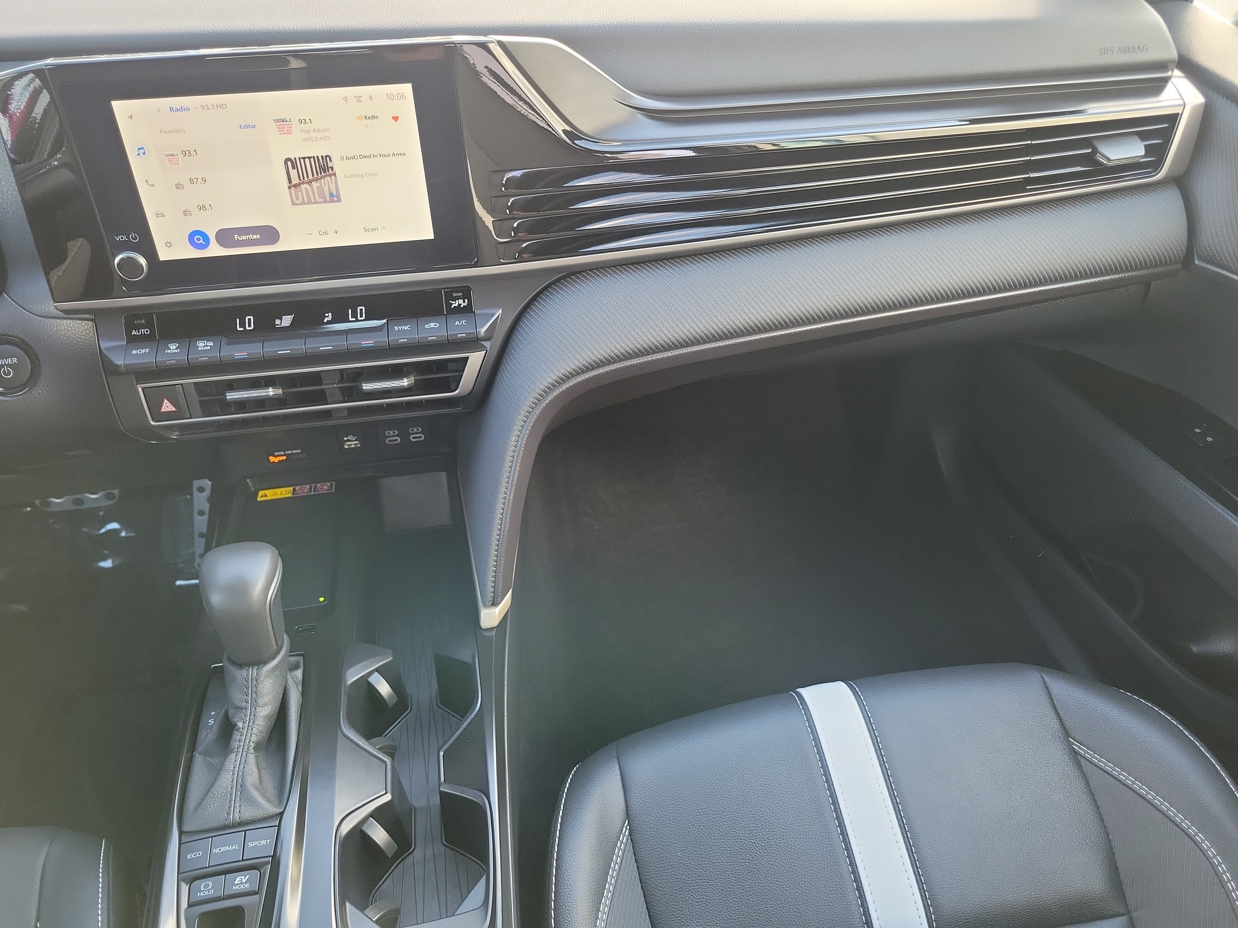 Used 2026 Toyota Camry SE FWD image 17