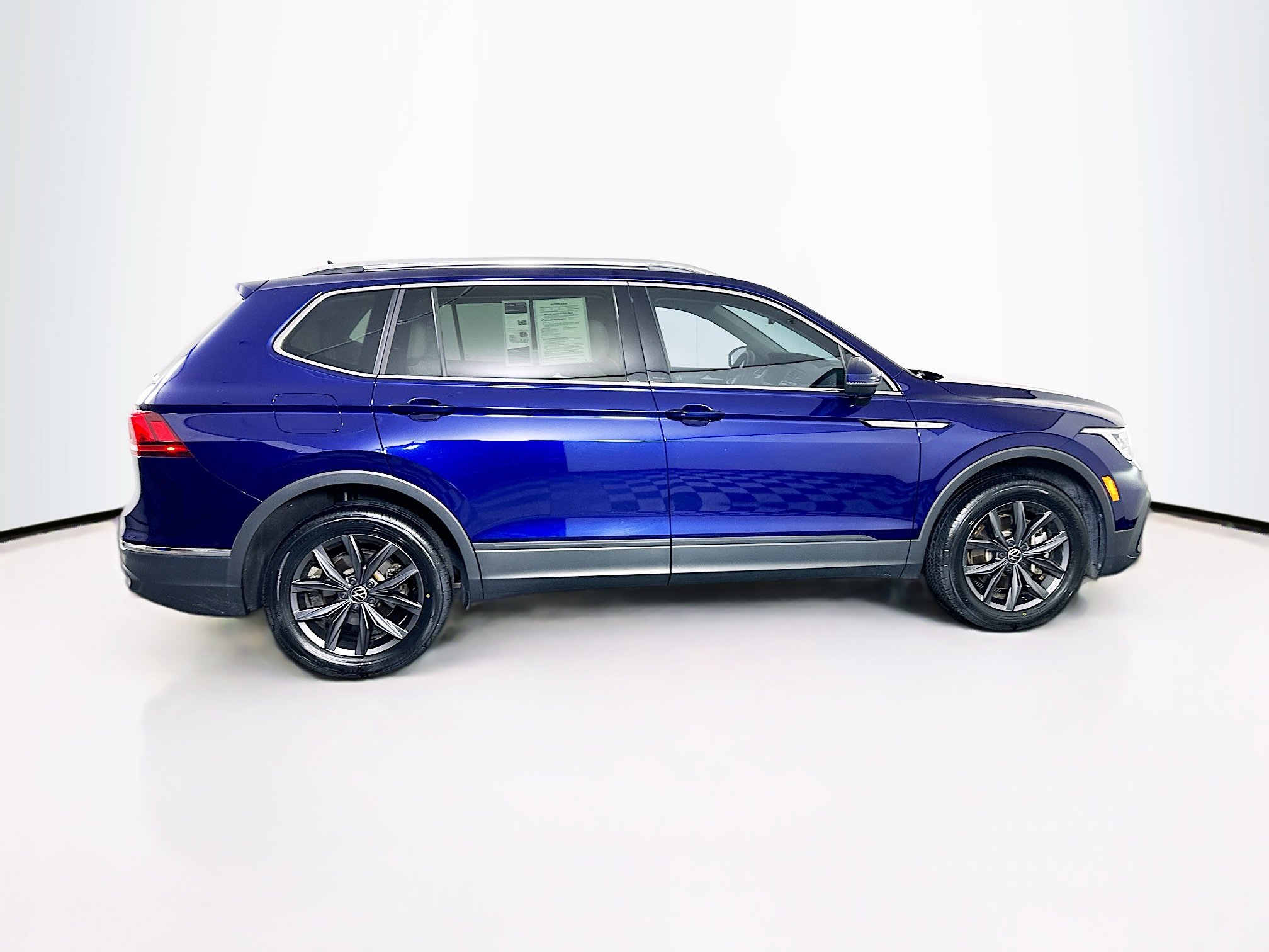 Used 2022 Volkswagen Tiguan SE image 10
