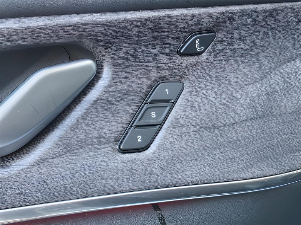 Used 2024 Jeep Grand Cherokee Overland w/ Luxury Tech Group IV image 22