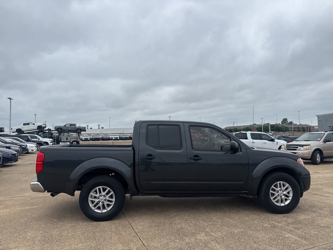 Used 2015 Nissan Frontier SV RWD image 22